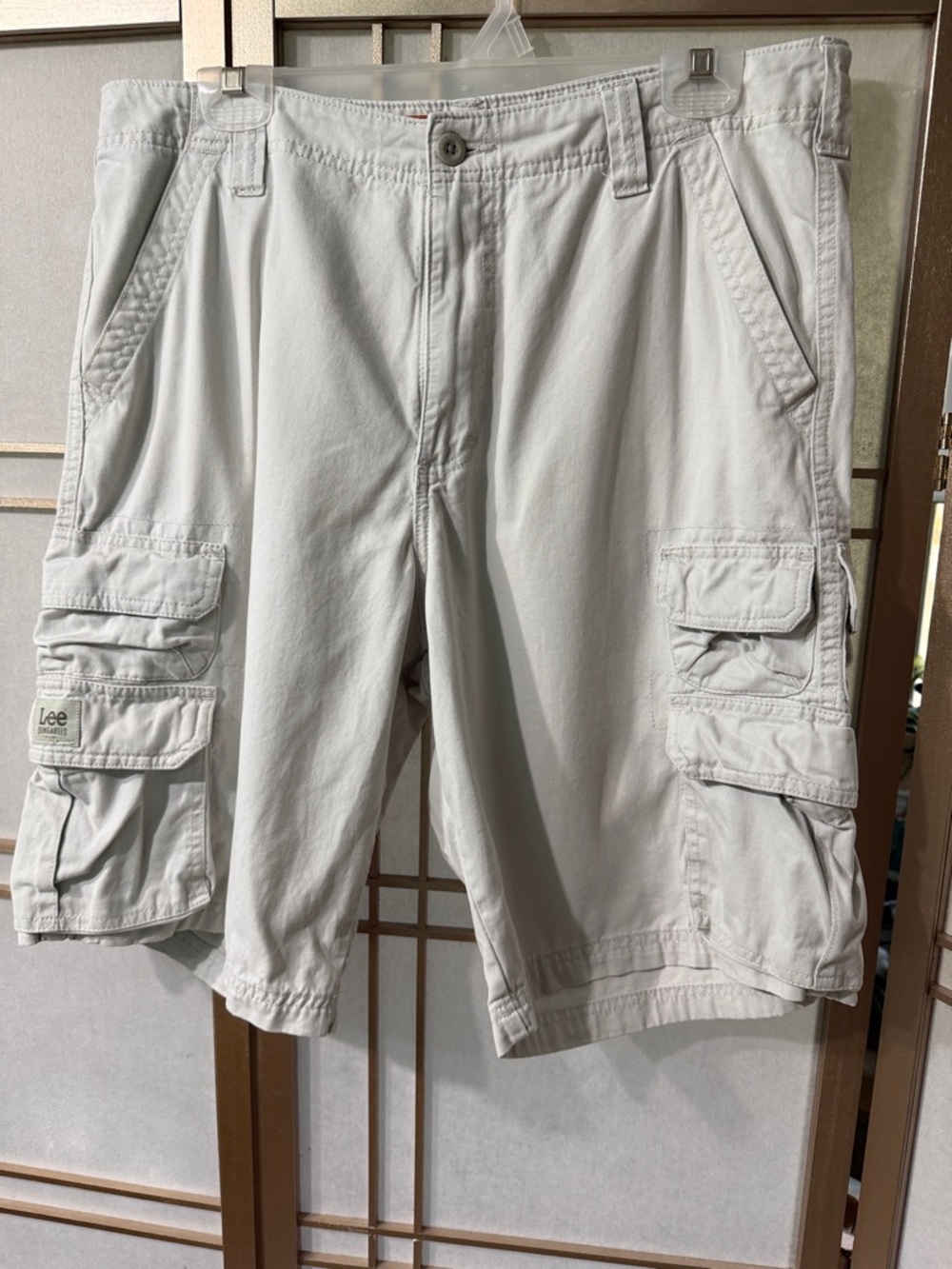 Lee Dungarees cargo shorts, light khaki color, men’s size 34